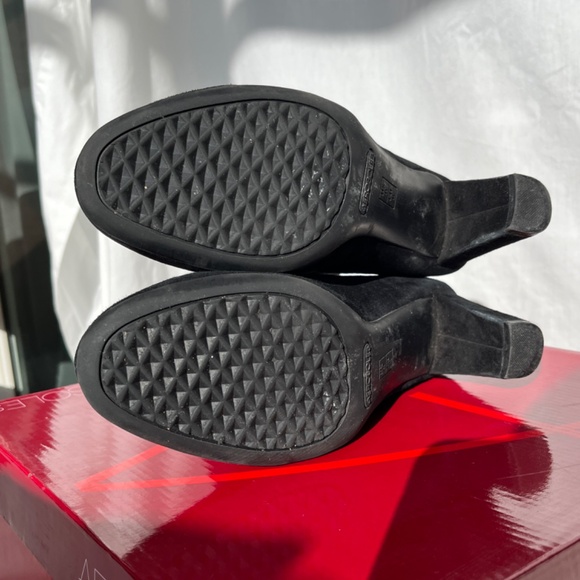 Aerosoles (8US/6EU) suede above-the-ankle boots with "heel rest comfort" - Picture 10 of 16